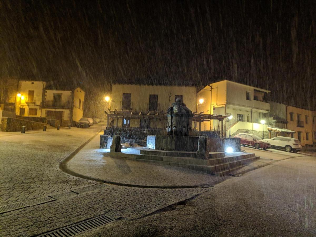 Casa Rural Fuente Del Arca Montejo Монтехо де ла Сиера Екстериор снимка