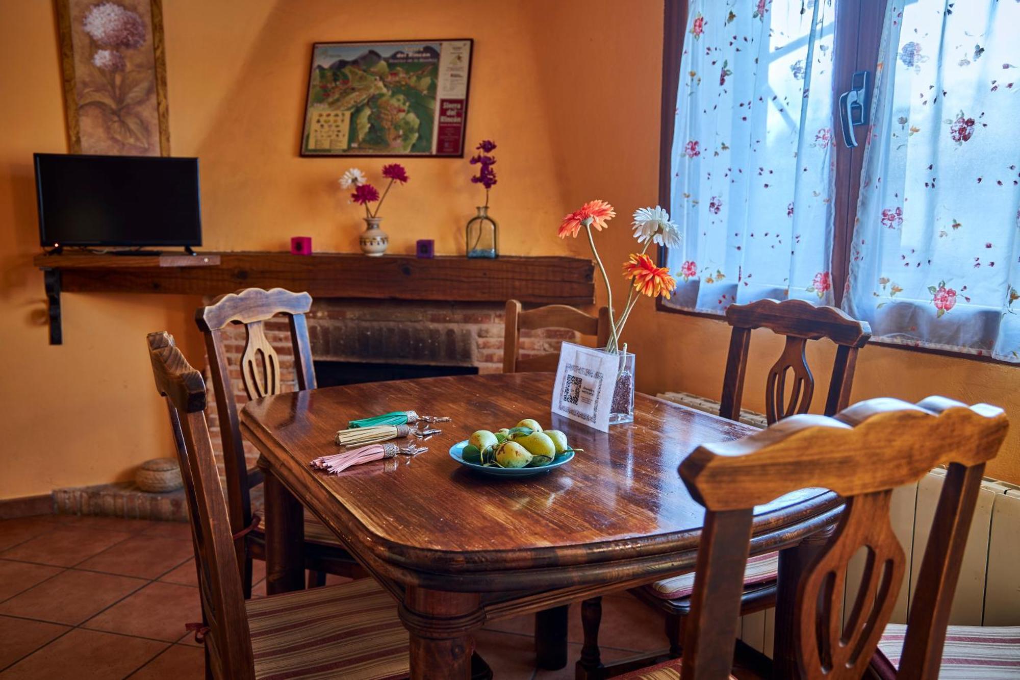 Casa Rural Fuente Del Arca Montejo Монтехо де ла Сиера Екстериор снимка